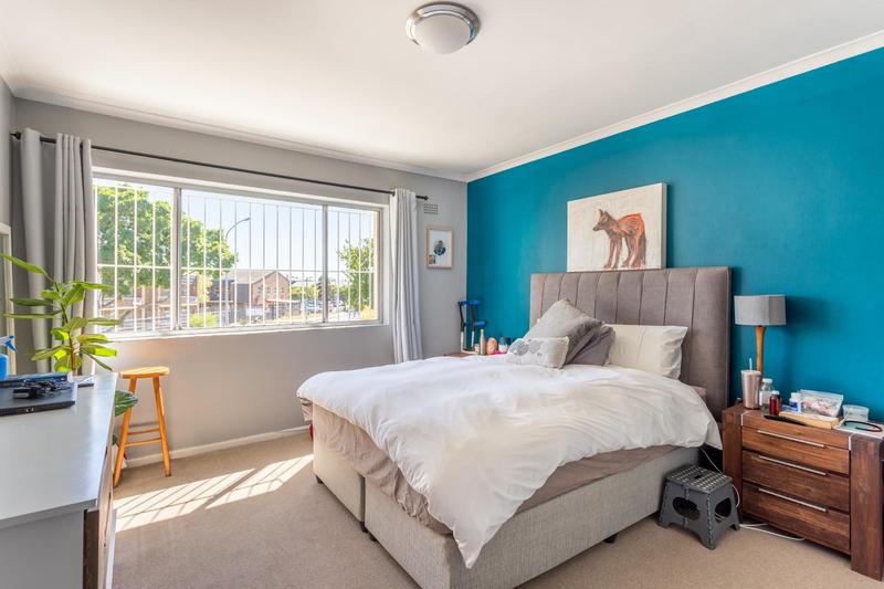 To Let 4 Bedroom Property for Rent in Pinelands Western Cape